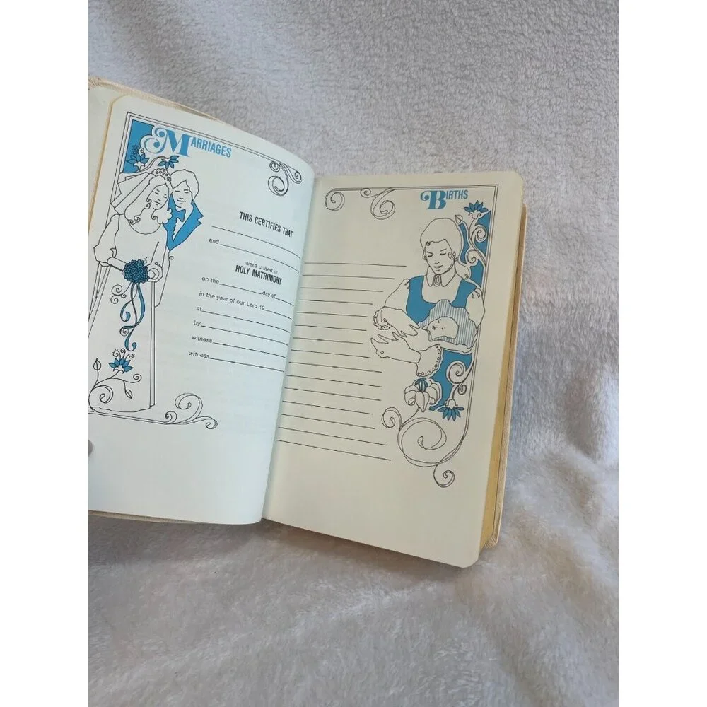 The New American Bible The Holy Bible Memorial‎ Edition Illustrated White Gold